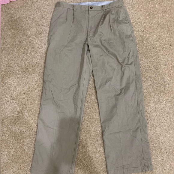 Relaxed straight leg pleated chino pants - Picture 3 of 5